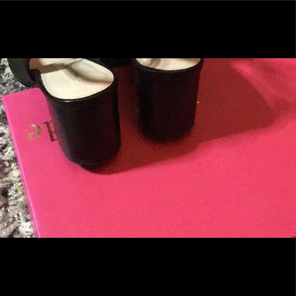 EUC SAKS FIFTH AVENUE BLACK ANKLE STRAP, BLOCK HEEL SZ6 LADIES SHOES. - Picture 6 of 7